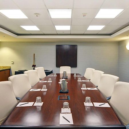 Embassy Suites Valencia Extérieur photo