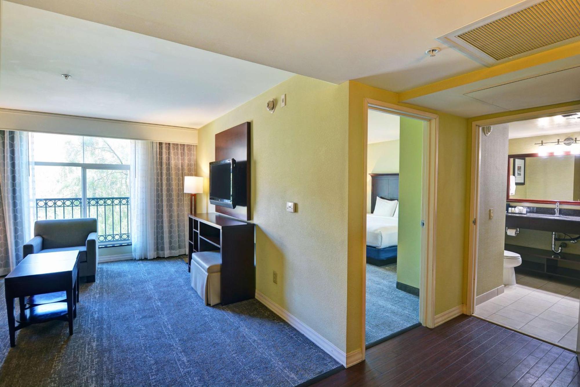 Embassy Suites Valencia Extérieur photo