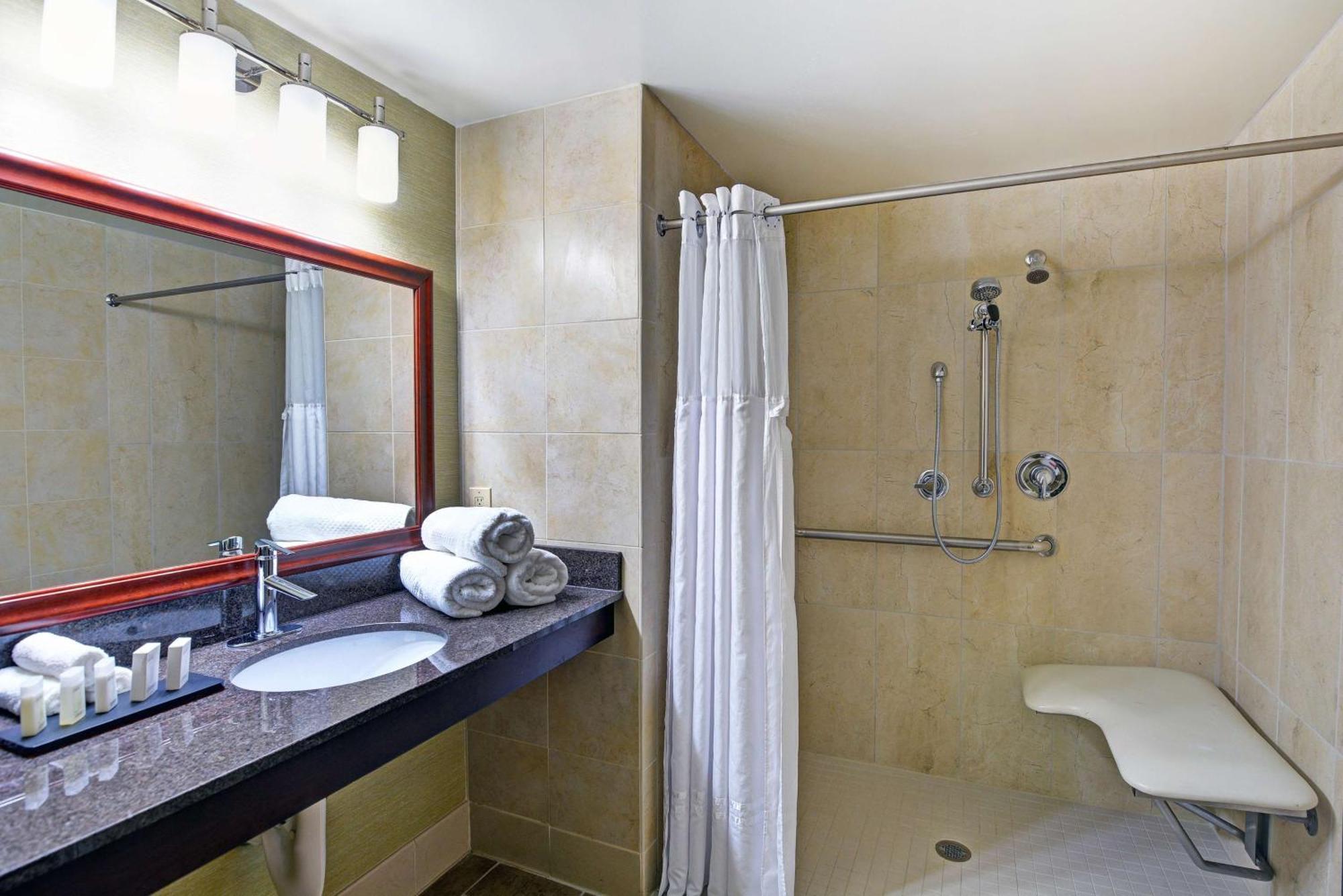 Embassy Suites Valencia Extérieur photo