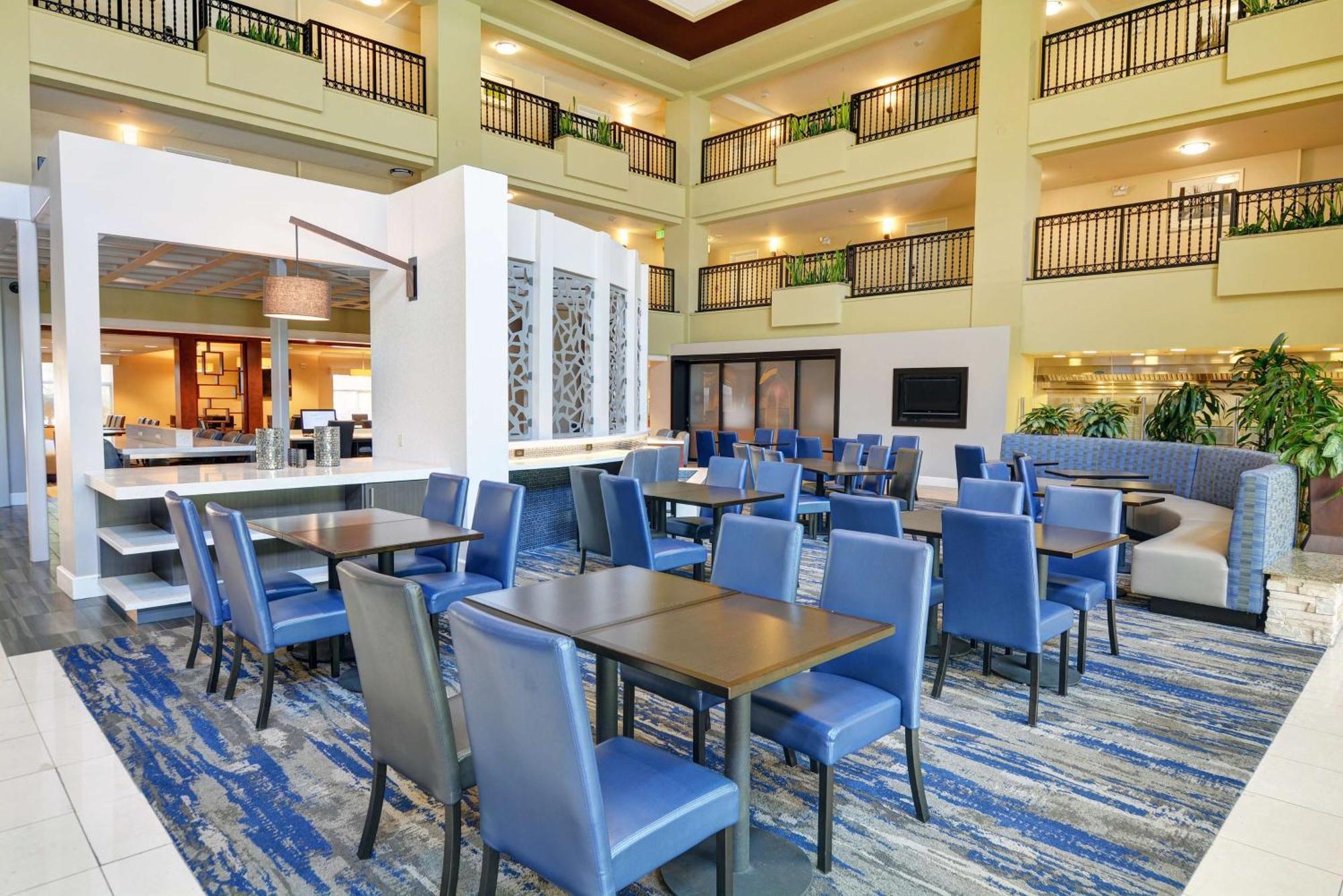 Embassy Suites Valencia Extérieur photo