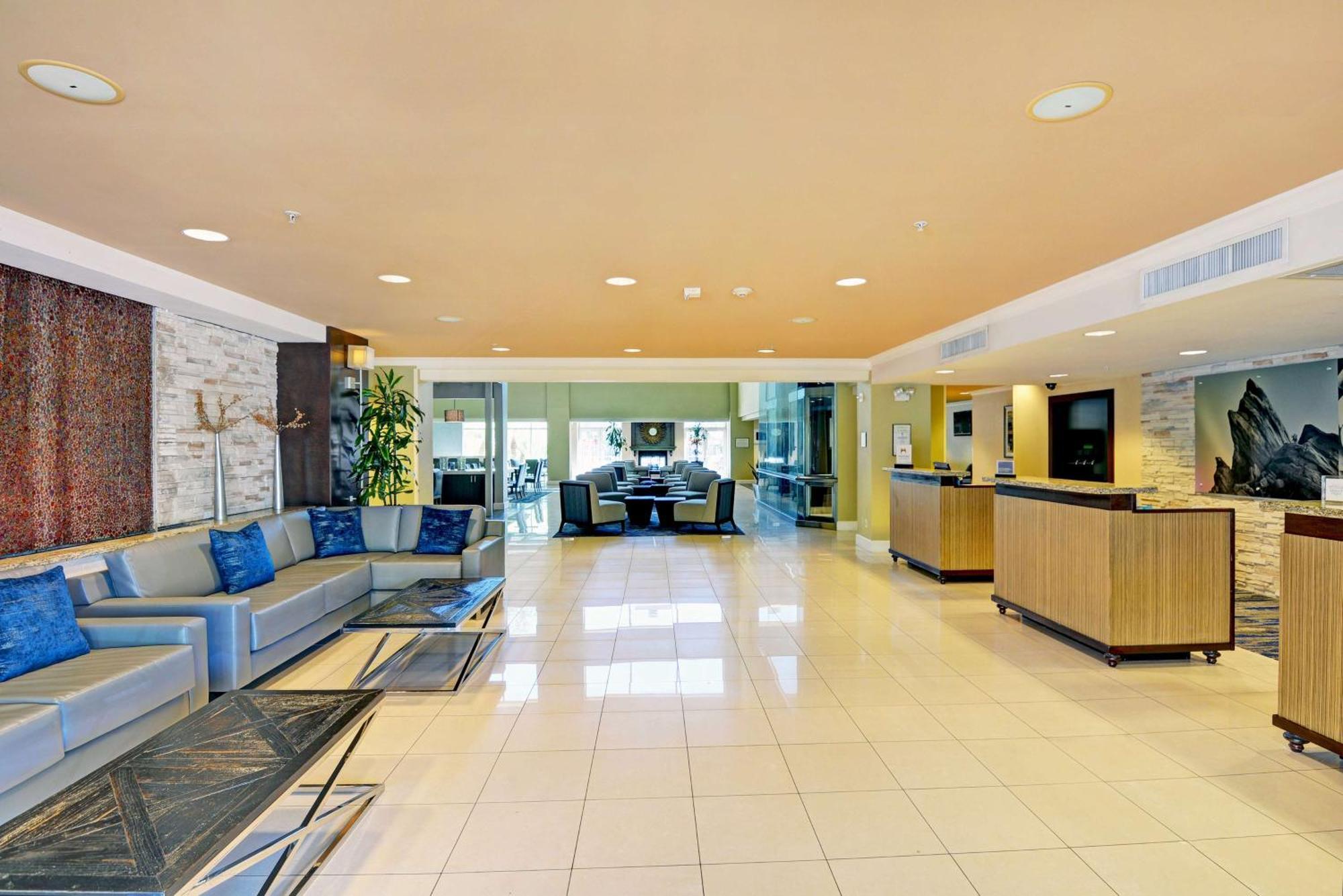Embassy Suites Valencia Extérieur photo