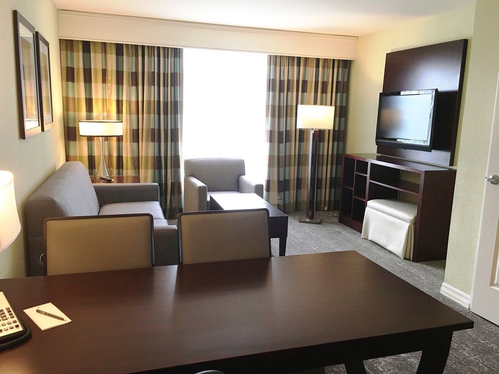 Embassy Suites Valencia Extérieur photo