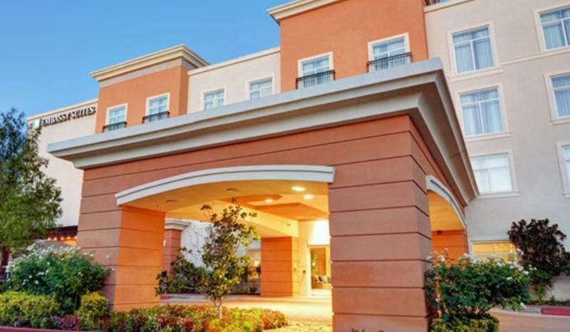 Embassy Suites Valencia Extérieur photo