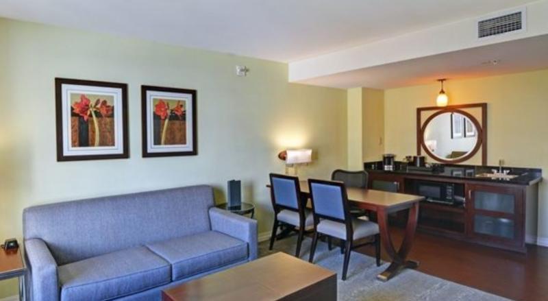 Embassy Suites Valencia Extérieur photo